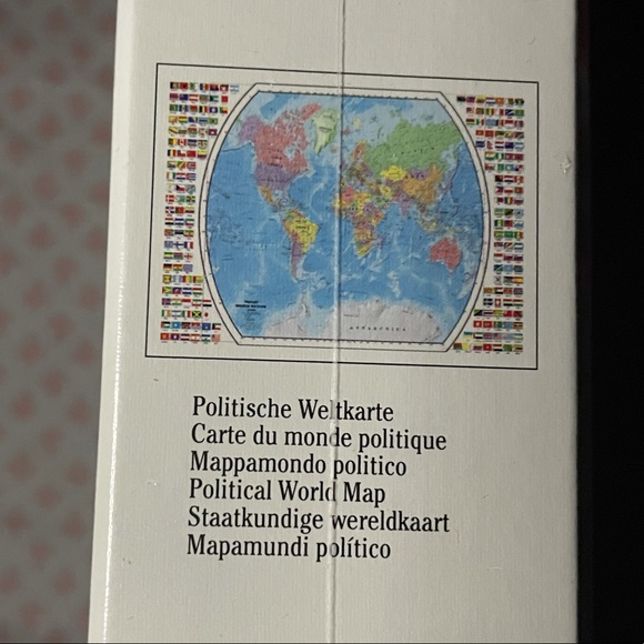 Political World Map - Picture 8 of 10